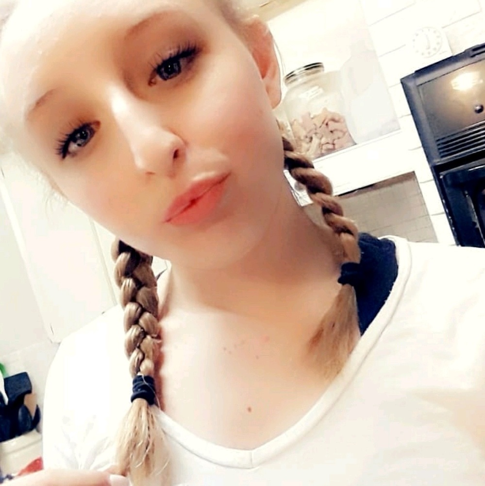 Meet your Posher, Rebecca